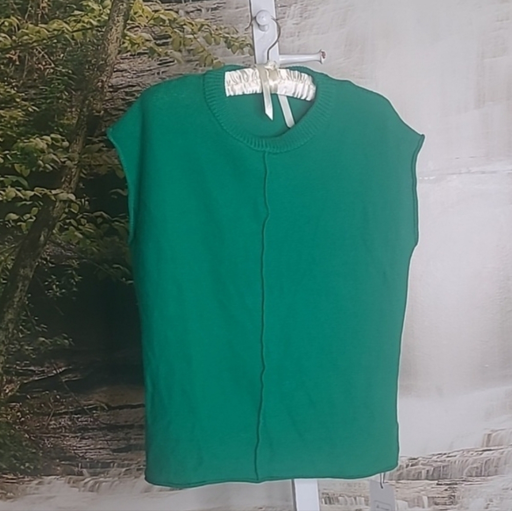 New with tags! Fashion Womens Medium bright green knit sweater top